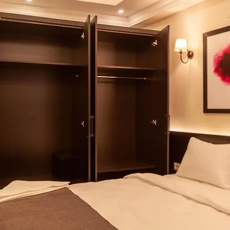 Lilium Luxure Suites Taksim 2*
