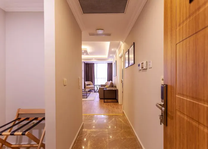 מלון Lilium Luxury