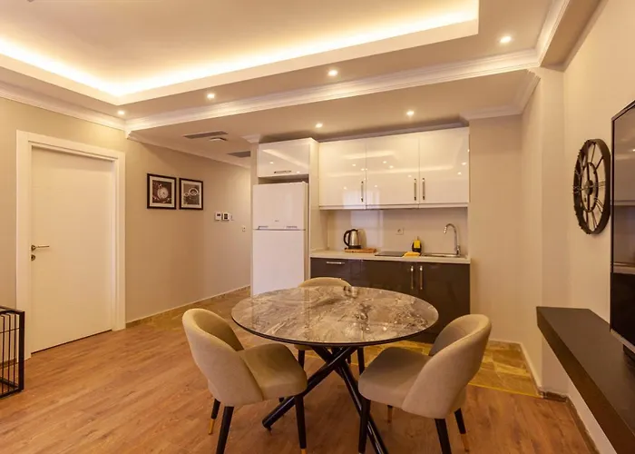 Lilium Luxury מלון