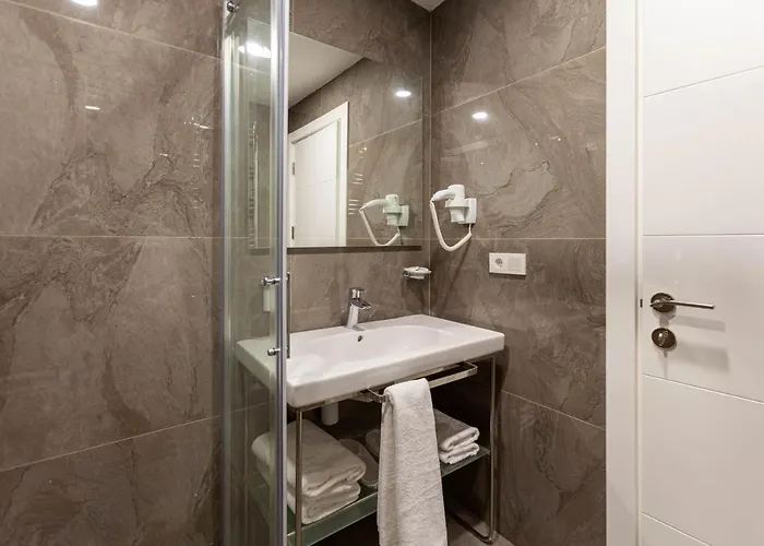 מלון Lilium Luxury